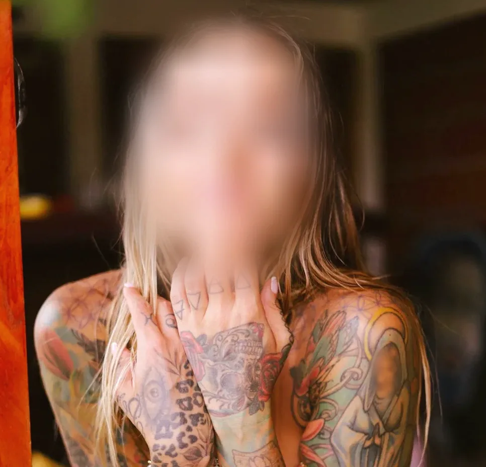 Agata, 36