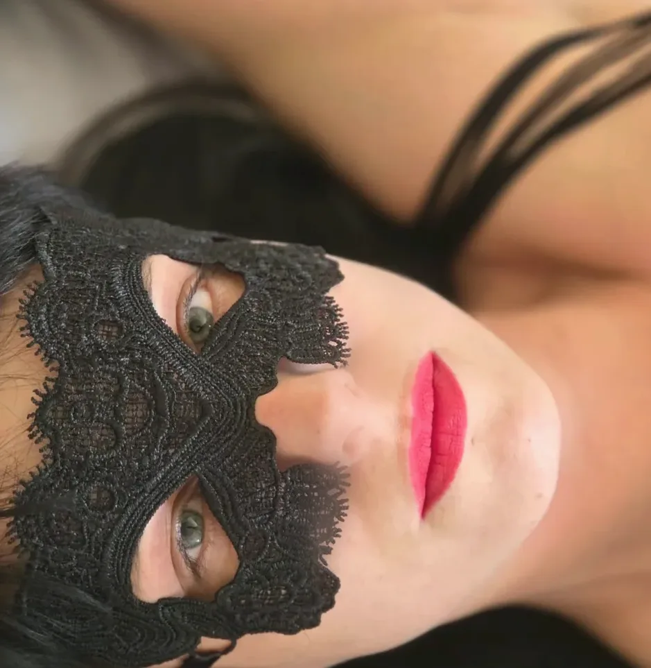 Demi, 36