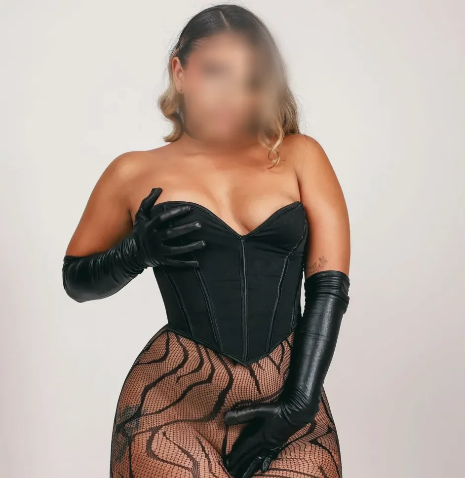 Sinead, 22
